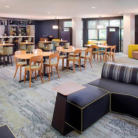 Courtyard By Marriott Roanoke Airport Hotel Kültér fotó