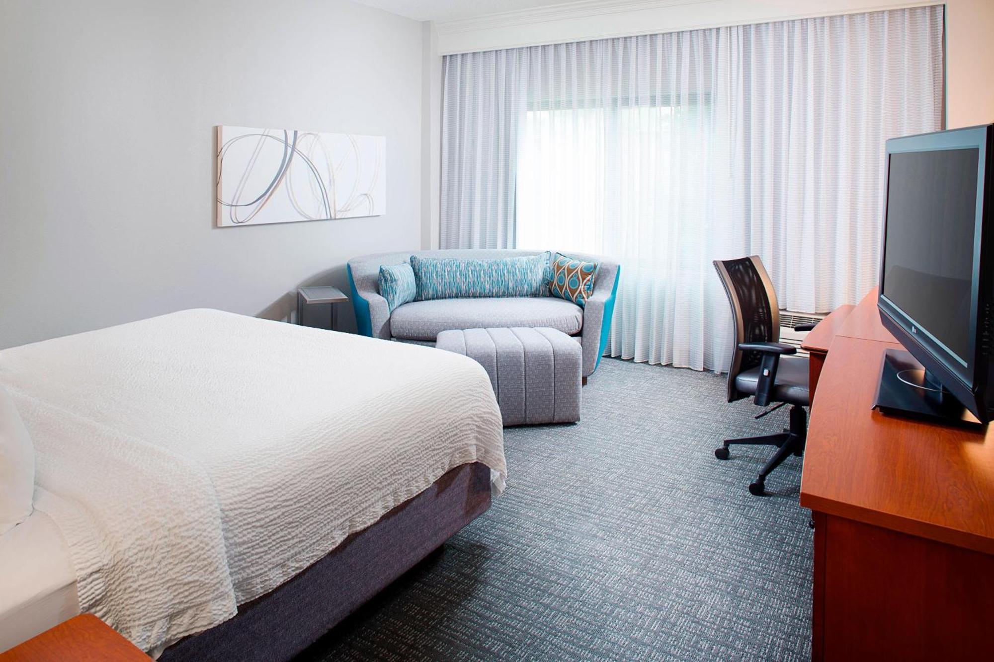 Courtyard By Marriott Roanoke Airport Hotel Kültér fotó