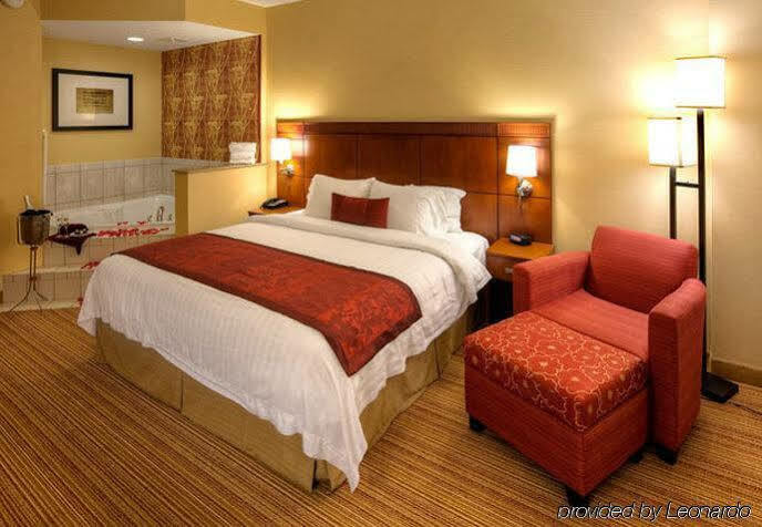 Courtyard By Marriott Roanoke Airport Hotel Kültér fotó